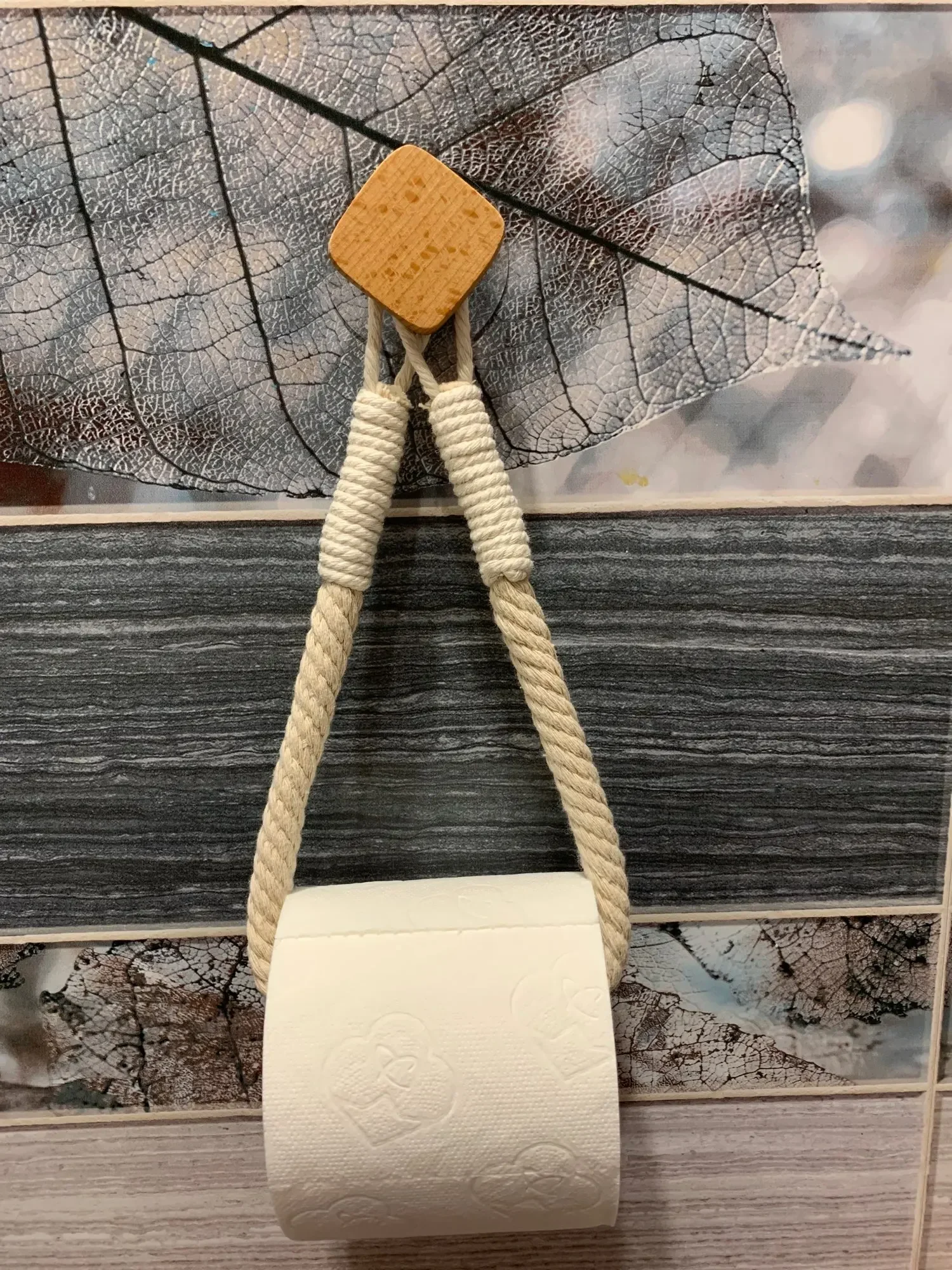 Nail-free Paper Towel Holder 6