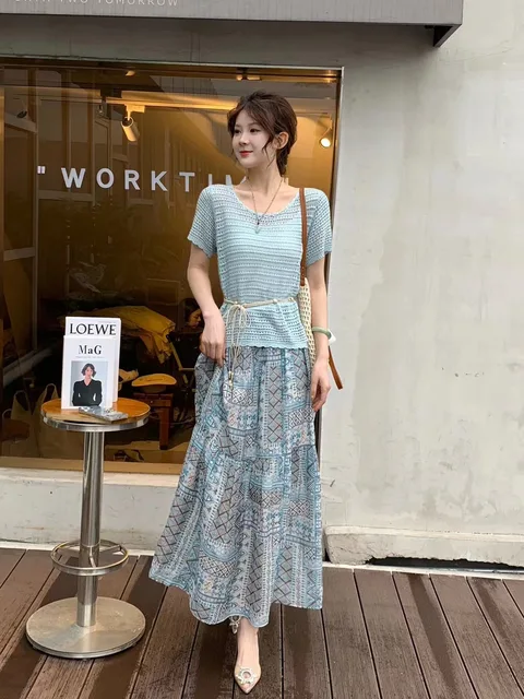 Elegant Floral Hollow out Top And Vintage Half Skirt Two Piece Set