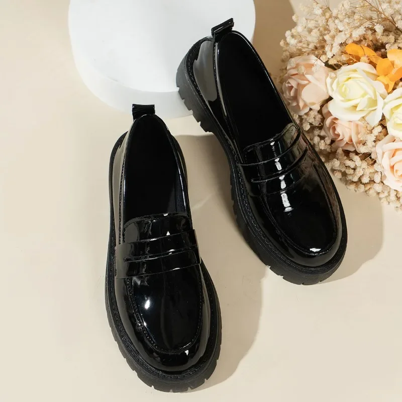 2024 Spring and Autumn Hot Selling Women's Shoes Fashionable Round Toe Solid Color Glossy Slip-on Low Heel Women's Loafers 5