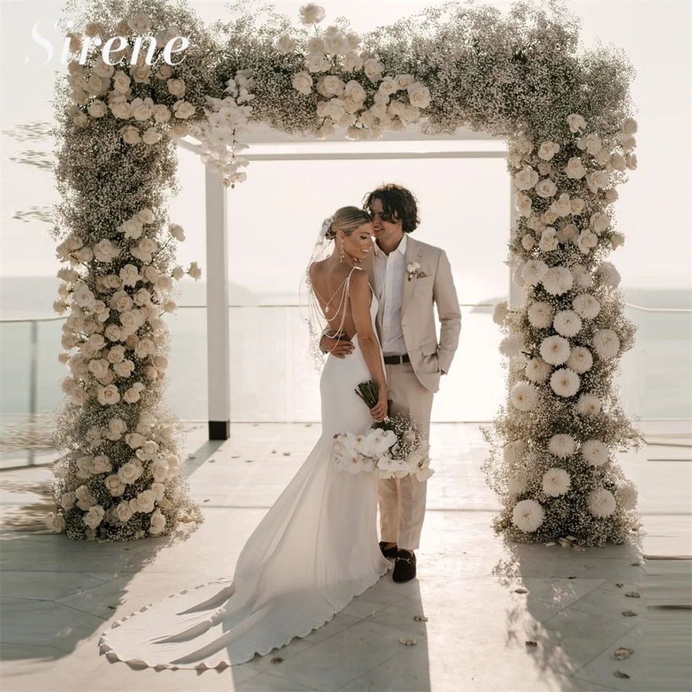 

Elegant Spaghetti Straps Crepe Wedding Dress For Women Backless Beads Sleeveless Beach Bridal Gown Robe De Mariée Sweep Train