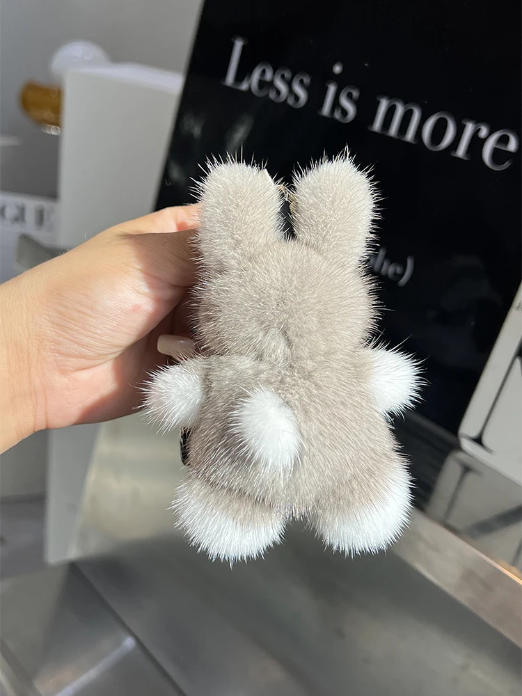 Adunsiaoto 2 Pezzi Auto Chiave Decorazione Ciondolo, Auto Chiave Portachiavi Con Ciondolo Palla Peluche, Fluffy Faux Coniglio Pelliccia Palla Fascino Portachiavi Appeso per Auto Chiave(Nero