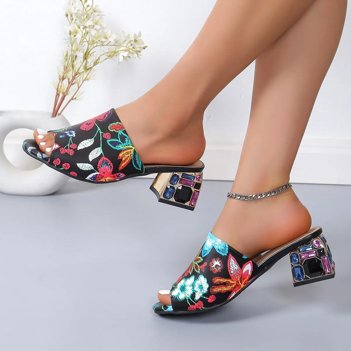Crystal Women Slippers Casual Open Toe Square Heels Sandals 2024 New Summer Fashion Women Slippers Slides Women Zapatos De Mujer