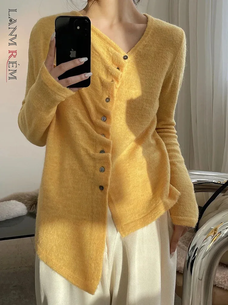 

[LANMREM] Designer Irregular Knitting Cardigan Sweater For Women V Neck Single Breasted Fashion Tops 2023 Spring New 26D7713