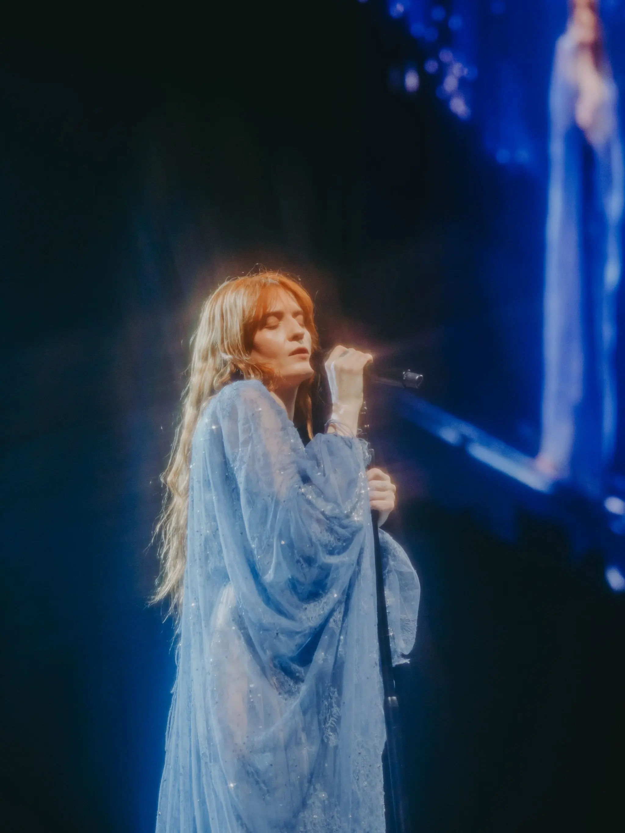 thumbnail image 1 of Póster fotográfico de concierto de la cantante británica Florence Welch, impresiones en lienzo, arte de pared para la habitación del hogar, para fanáticos de la música de Florence Welch, 1 of 5