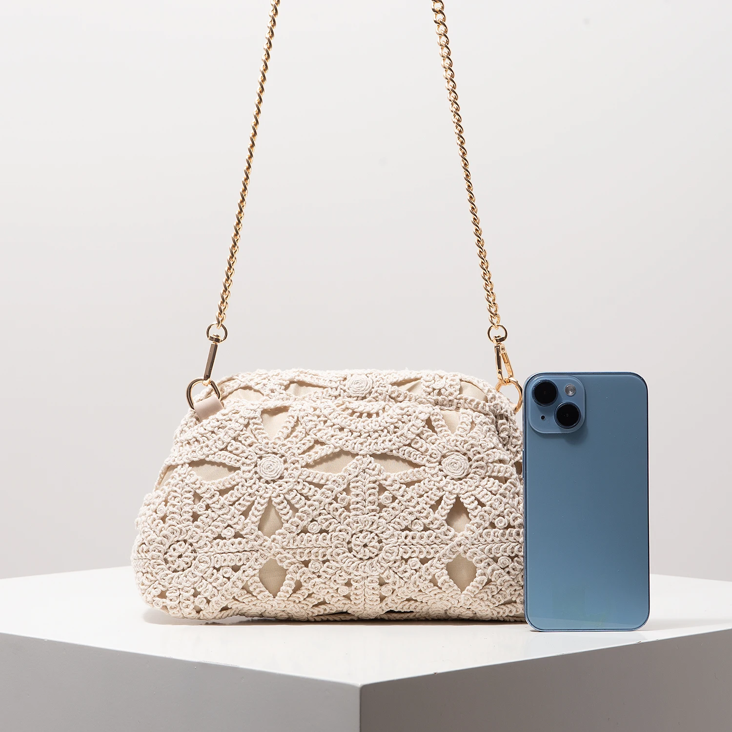 حقيبة كروس منسوجة بتصميم مجوف، وهي حقيبة شاطئ من ا...