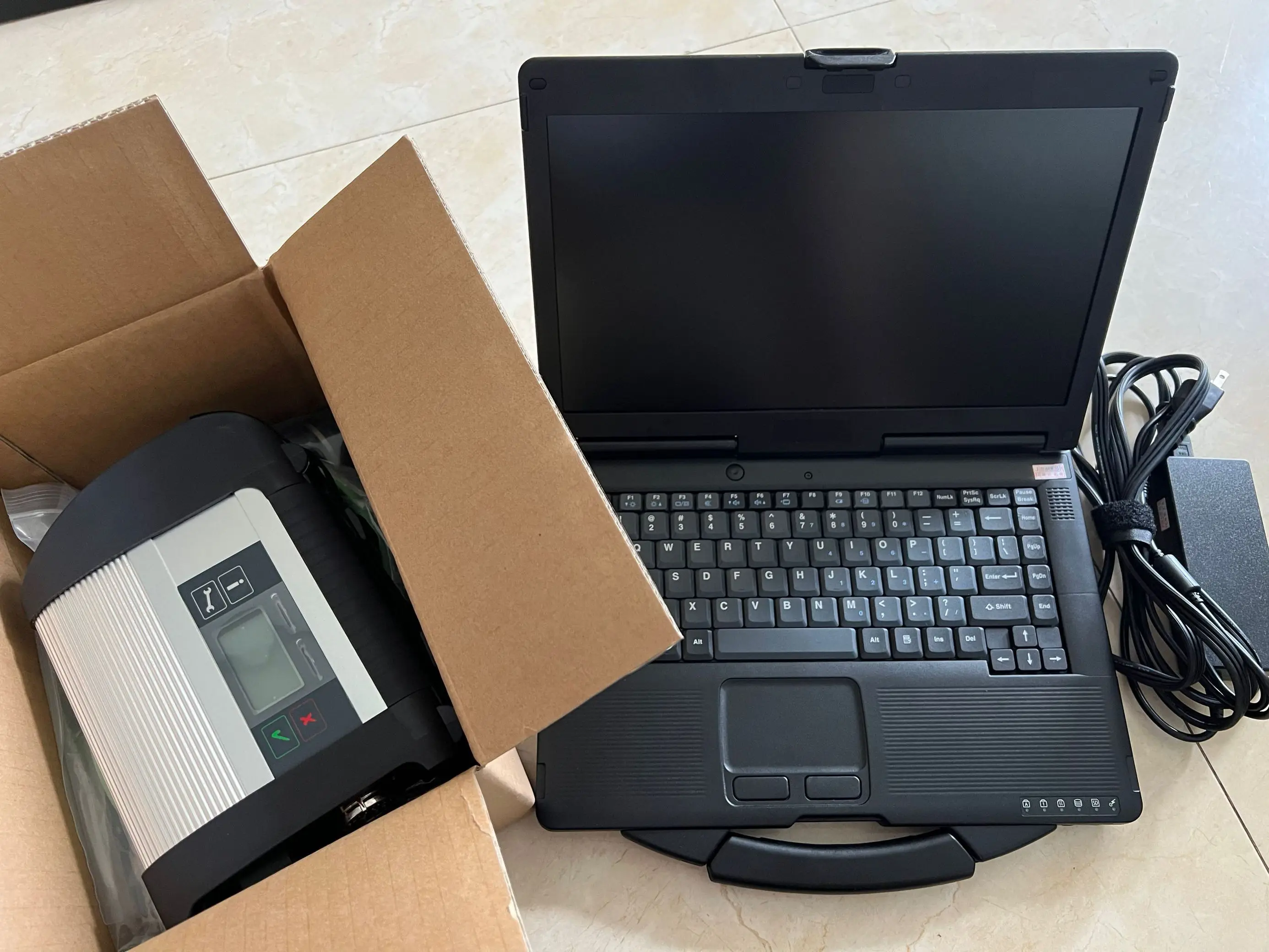 Фото Ноутбук CF53 8 ГБ с MB Star C4 SD Connect SSD 2023,12 в HHTwin-DAS диагностическая система Компактный 4 для Mercedes MB сканер для автомобилей и грузовиков №1