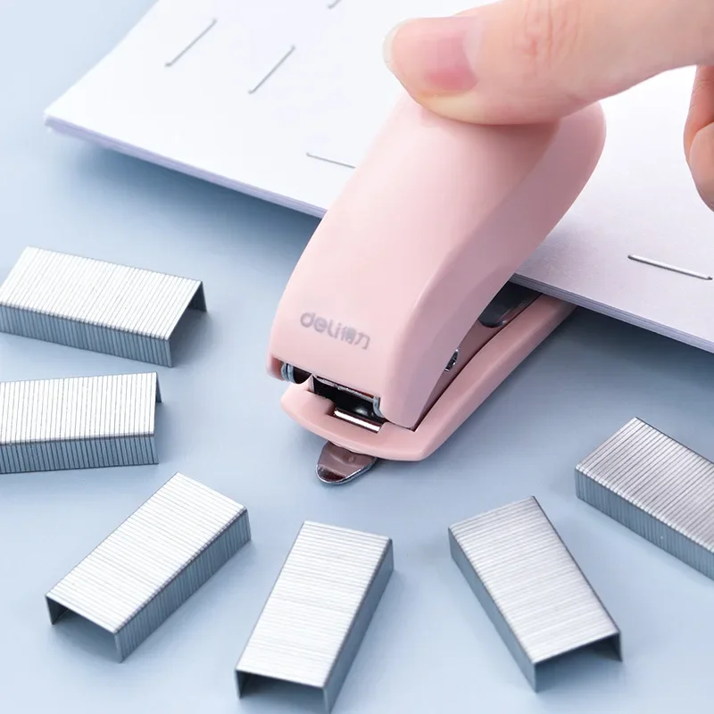1pc 학생 문구 콤보 세트를위한 귀여운 마카롱 컬러 미니 스테이플러 바인딩 용지를위한 편리한 소형 스테이플러 및 스테이플