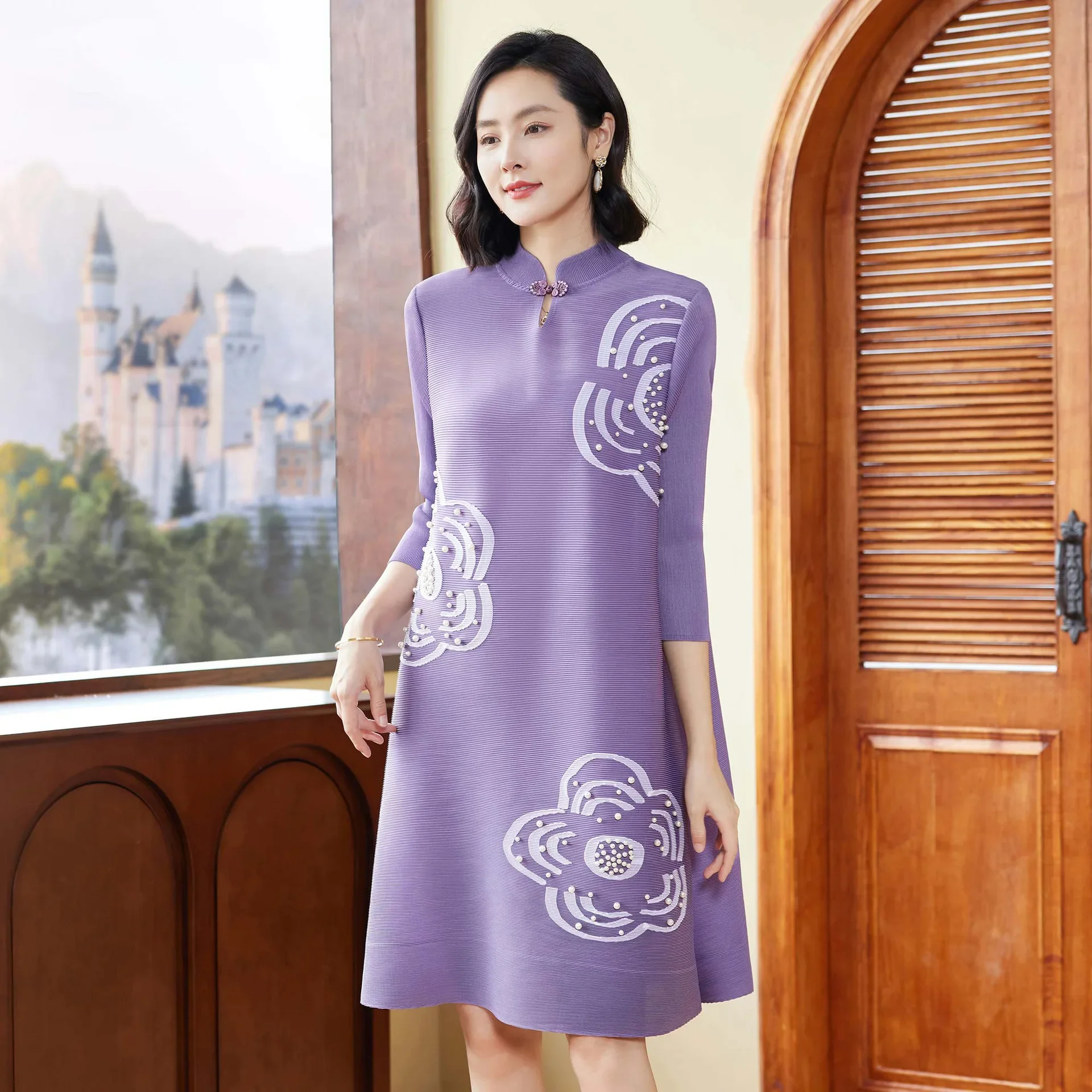 

Miyake Pleated Dress Women's 2024 Spring New Style Embroidered Beaded Stand-up Collar 4/3 Sleeves Loose Elegant Mid-length Skirt