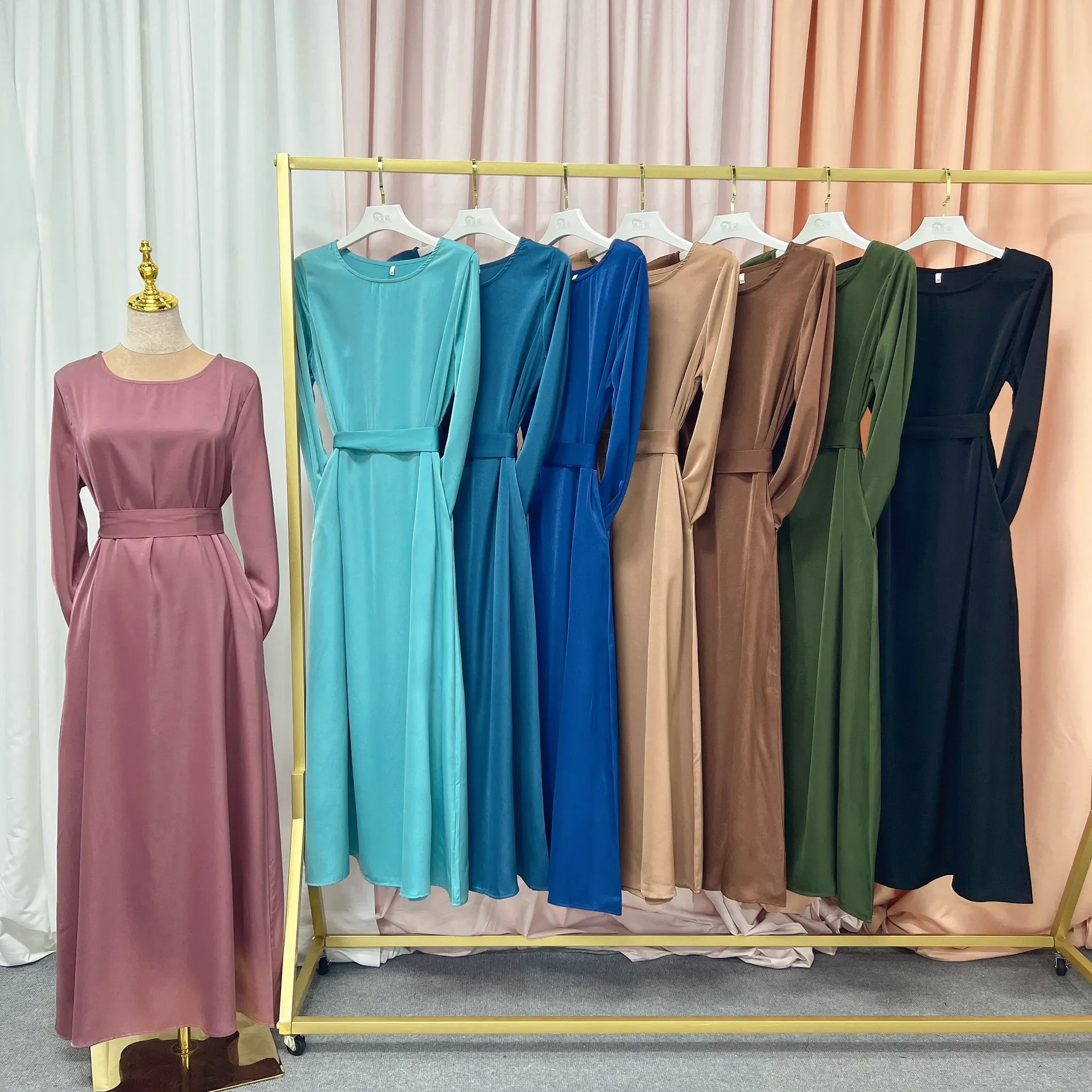 Satin Closed Abaya Dubai Turkey Flare Sleeve Muslim Hijab Dress Plain Abayas for Women Ramadan Eid Islamic Clothing Kaftan Robe