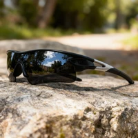 Lunettes de soleil de sport classiques avec lentille UV400 enveloppantes une pièce – Ajustement confortable unisexe pour le cyclisme, la course, la randonnée et l'extérieur 3