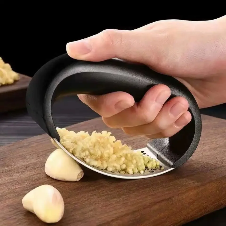 MultiFunction Manual Garlic Press Curved Garlic Grinding Slicer