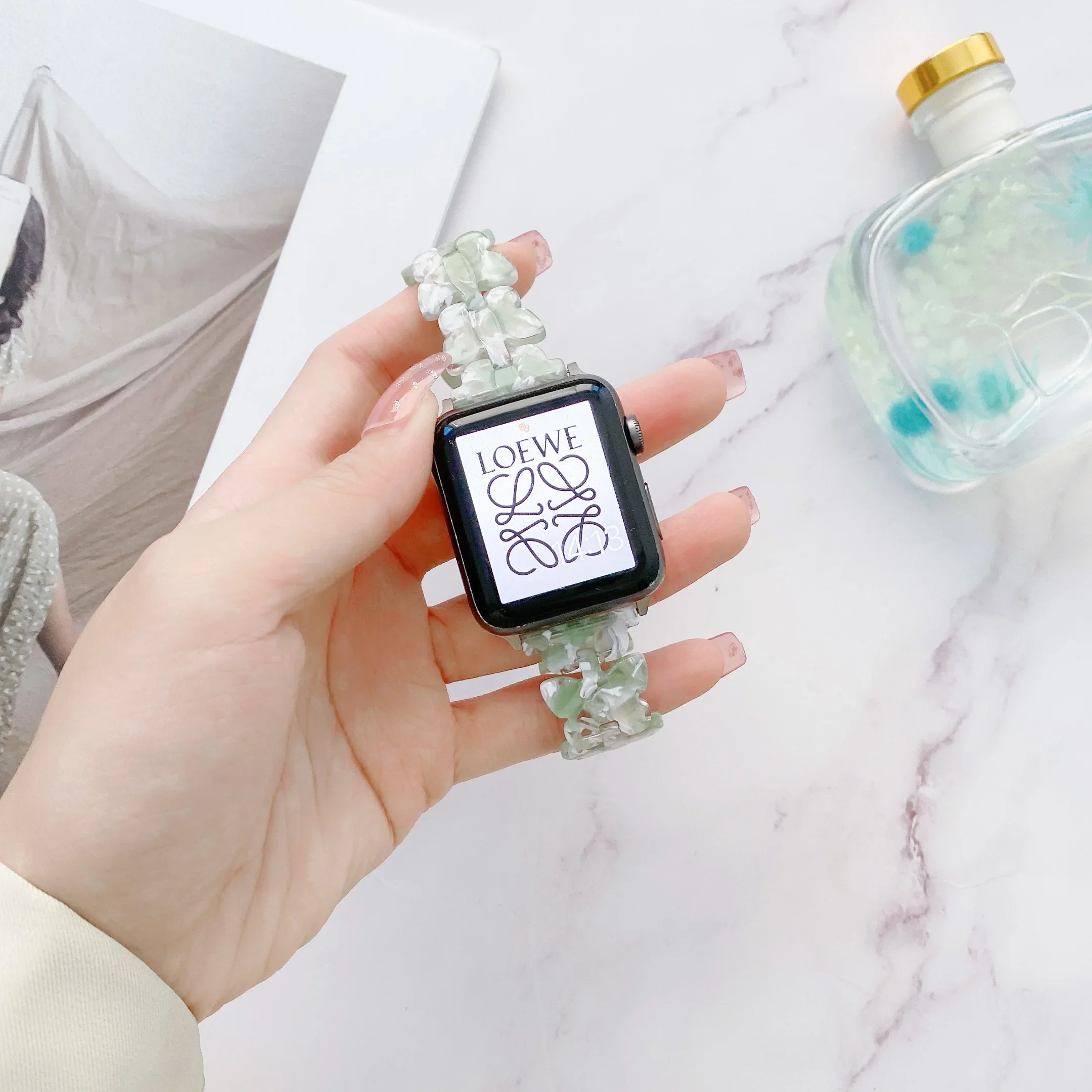 Resin Strap for Apple Watch Ultra 49mm 9 8 7 45mm 41mm Women Butterfly Style Wristband for IWatch 6 5 4 SE 44mm 40mm 3 42mm 38mm