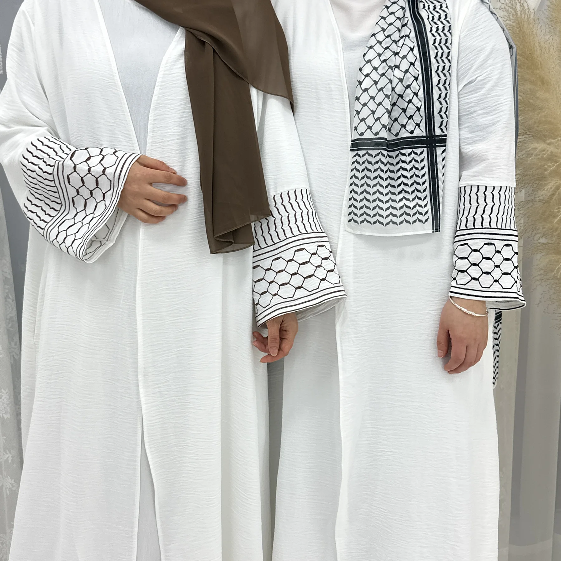 White Embroidery Abaya Kimono Cardigan Muslim Open Abayas for Women Dubai Luxury Dress Islamic Clothes Kaftan Hijab Robe Ramadan