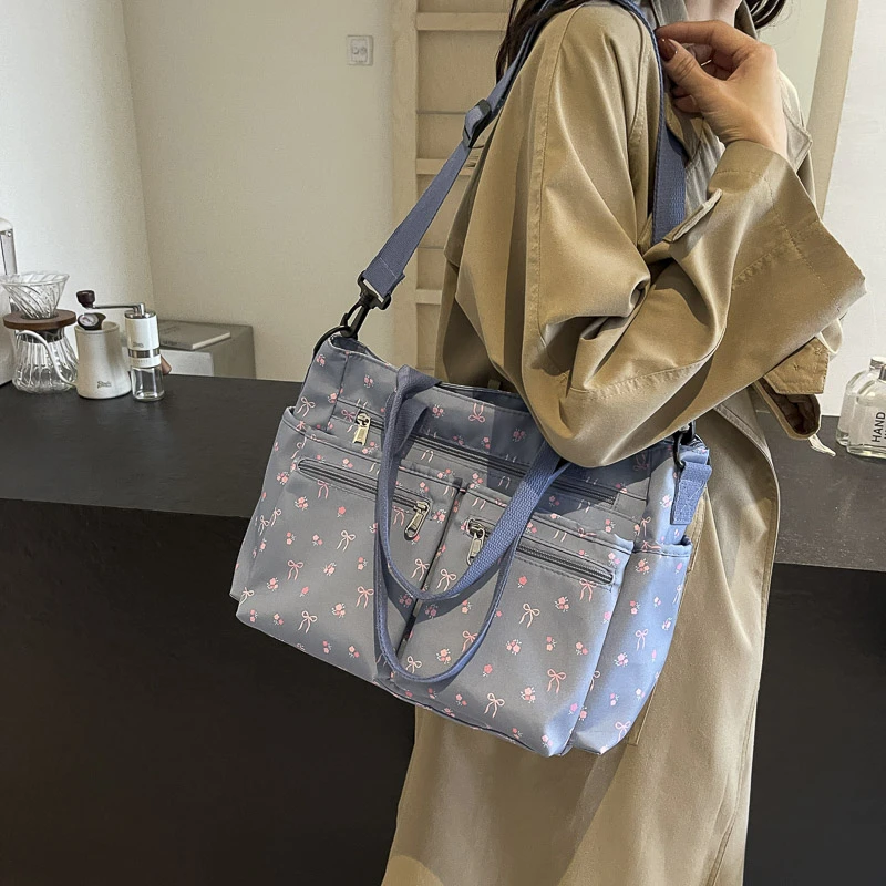 Women Large Tote Handbag Korean Daily Commuting Crossbody Bags Multi-pockets Fashion Shoulder Bag Embroidery Bow Top-Handle Bags