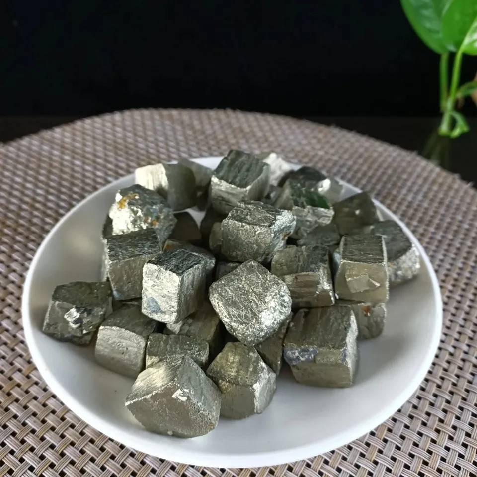 100G Natural Crystal Ore Pyrite Crystal Fool Gold Natural Mineral Specimen Ore Strange Stone Decoration Collection Ornaments natural amethyst crystal tree reiki healing mineral gravels luck money tree with rough fluorite stone base desktop decoration