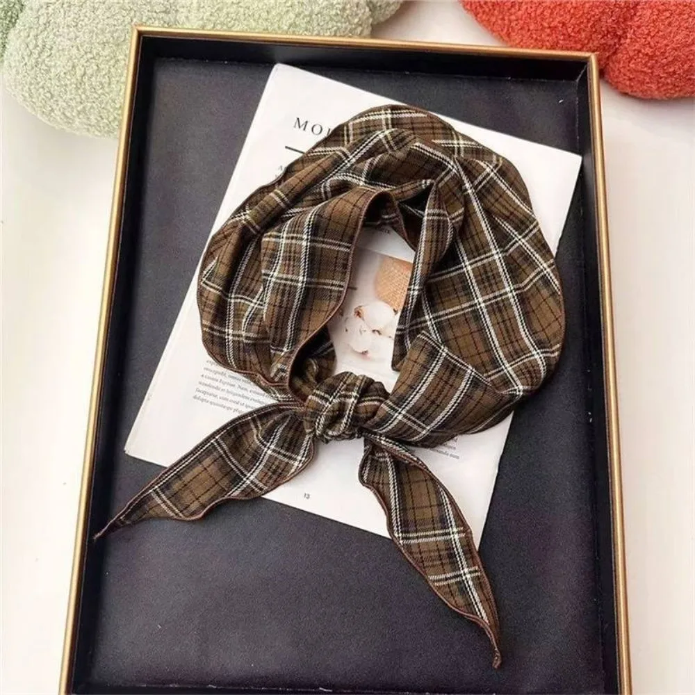Modischer multifunktionaler dreieckiger Schal, einfaches lässiges Halstuch, thermischer karierter Schal für Damen-Accessoires – Detail 3