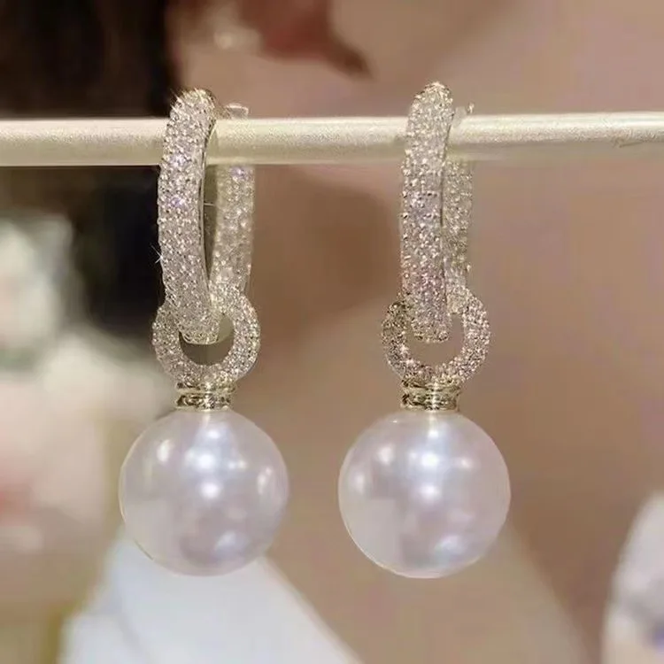 Boucles D'oreilles Pendantes Fausse Perle Et Strass - Ton Argent - Manquent Les Attaches
