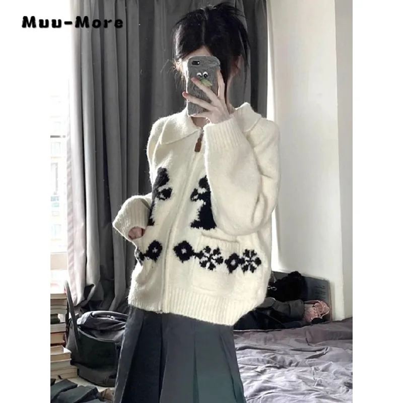 

2024 Korean Style Kawaii Cartoon Decorate Knit Cardigan Women Solid Long Sleeves Zipper Sweater England Style Fashion Lapel Top