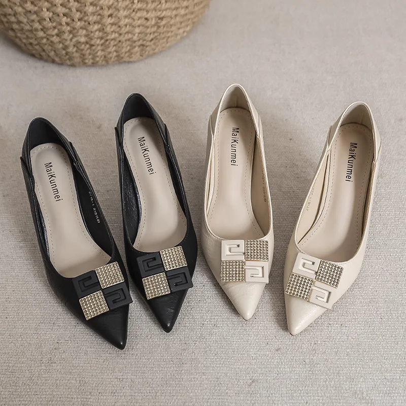 2024 Tidlige forårsnye højhælede, slanke hæle, spidse vanddiamantspænde, bløde læderarbejdssko_voghion.com