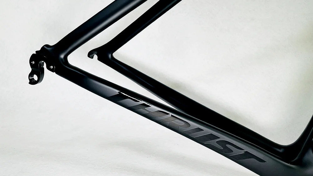 Bicycle Frame Bicycle Parts THRUST-Carbon Road Frame Di2 Mechanical UD Black Surface Headset Seat Post Fork Hanger New Design t1000 carbon speed frame