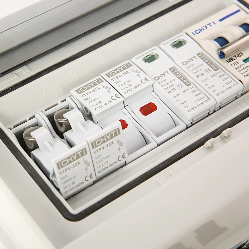 태양광 태양광 PV 결합기 상자, 번개 보호, 2 입력 1 출력 DC 600V 퓨즈 MCB SPD 방수 상자, IP65
