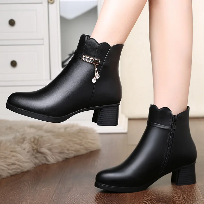 

5cm Plus Size 35-42 Comfortable Soft Leather Shoes Platform Boots Women Winter 2024 Med Block Heels Ankle Snow Boots Office Mom