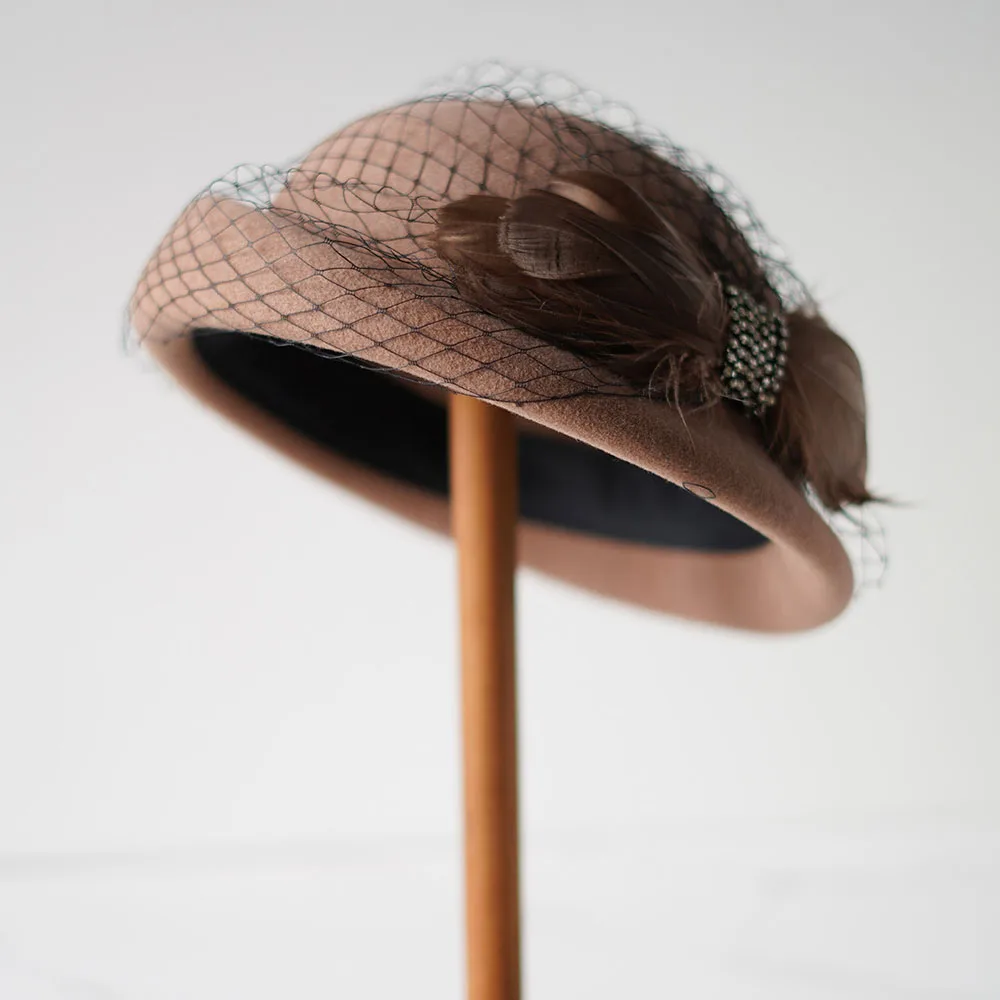 Hot Sale Womens French Style Feather Bow Fansitor Veil Wool Felt Dress Winter Beret Pillbox Hats Event Church Tea Party_autovado.com