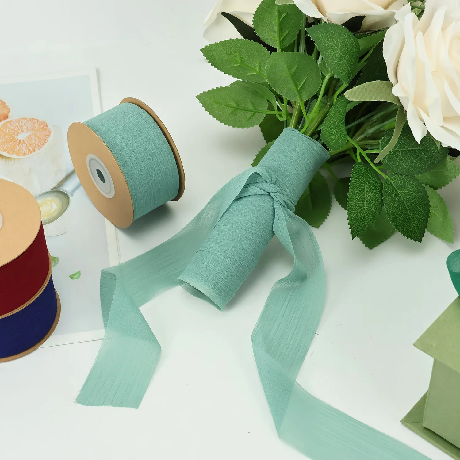 HUIANER 100 teste di fiori di ciliegio in seta artificiale, in tessuto finto, decorazione floreale per capelli da sposa, fasce per capelli, decorazione per feste di nozze, tavola decorativa (rosa