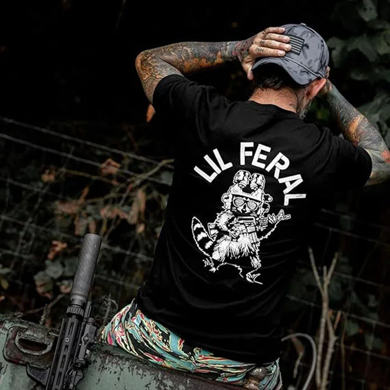 Herren-Grafik-T-Shirt – Lil Feral Raccoon – Athletic Fit Y2k Gym Tee Husband Neuheitsgeschenk Humor Lustige Fitness Streetwear-Kleidung