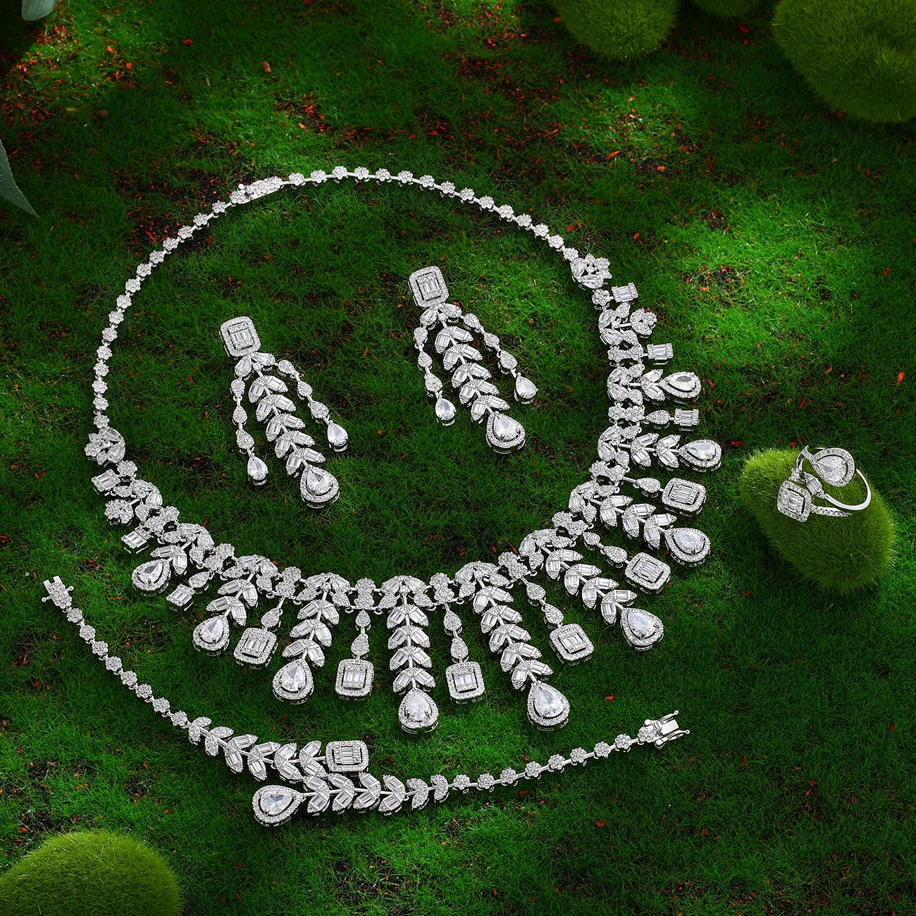 

2023 Popular Cubic Zirconia Bridal Wedding Jewelry Set 4-piece Women's Necklace and Earrings Nigeria Wedding