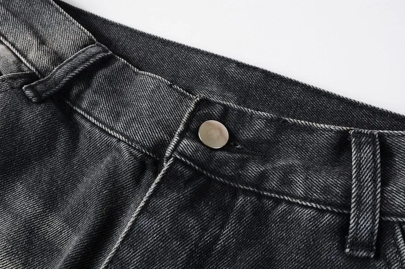 Four Seasons Jeans - Lifestyle Image 2