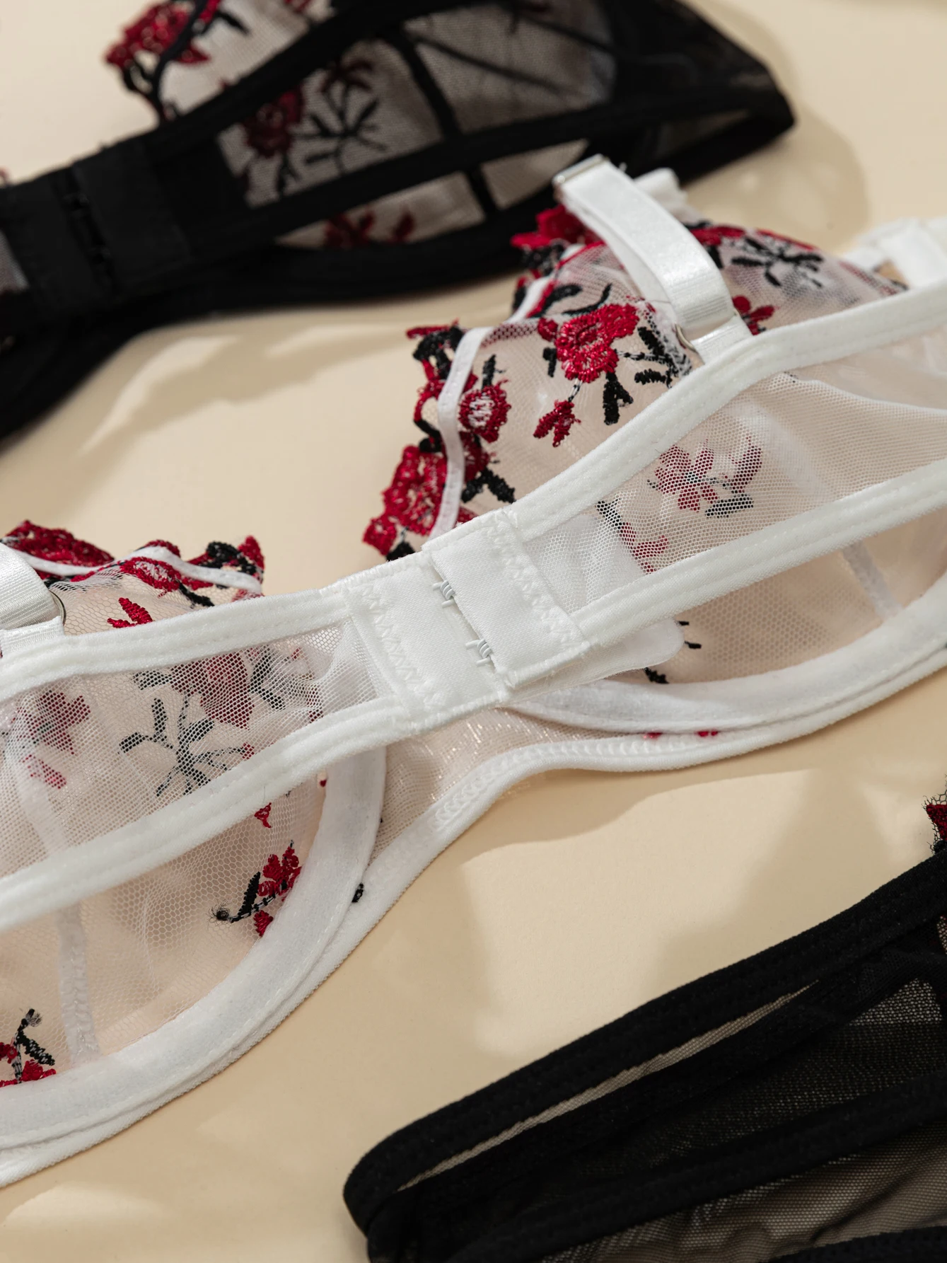 Bras Sets Women Transparent Lace Bras Sexy Lingerie Set Embroidery Soft Briefs Women's Comfy Underwear Set Female Intimates 2024