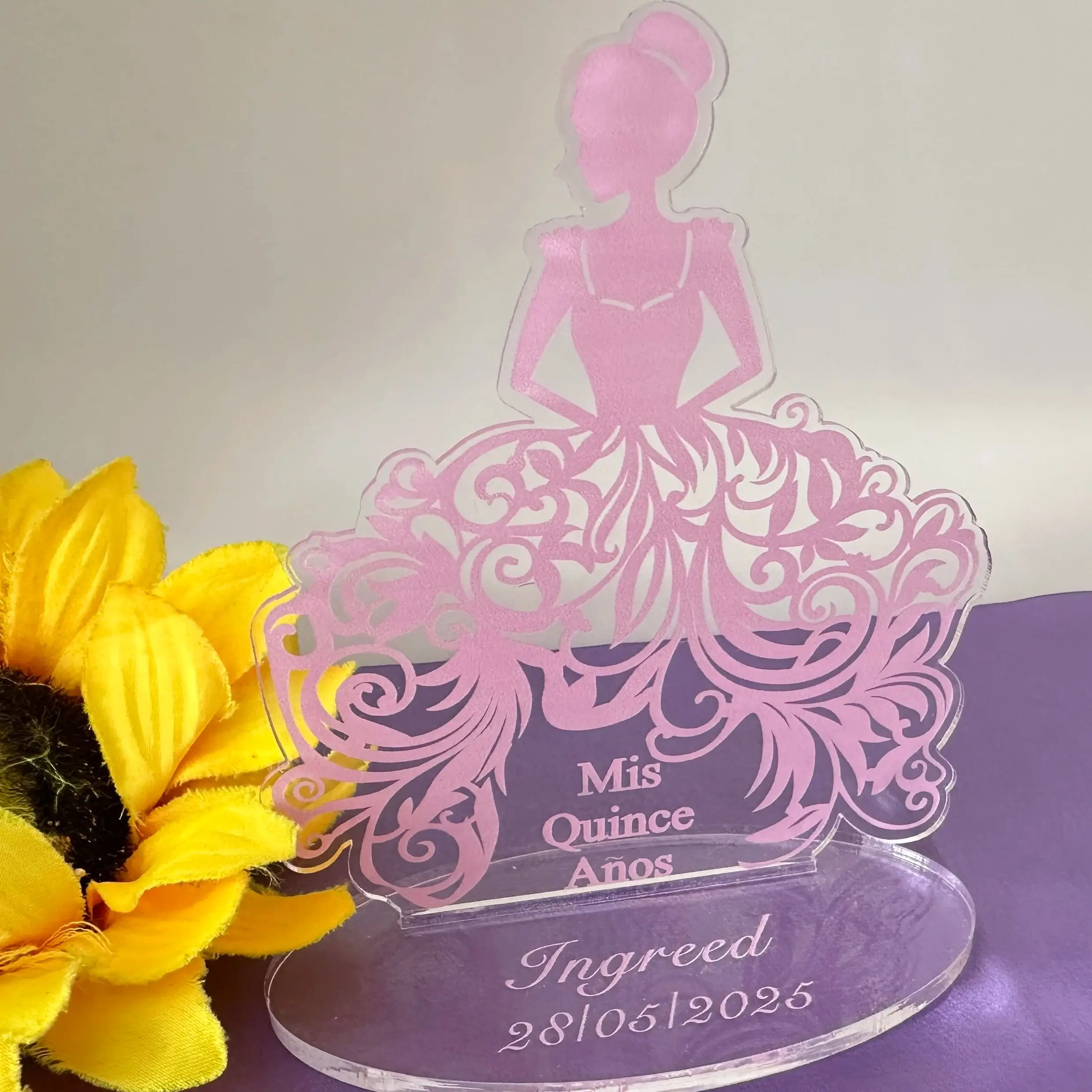 Tarjeta de invitación de quinceañera acrílica personalizada