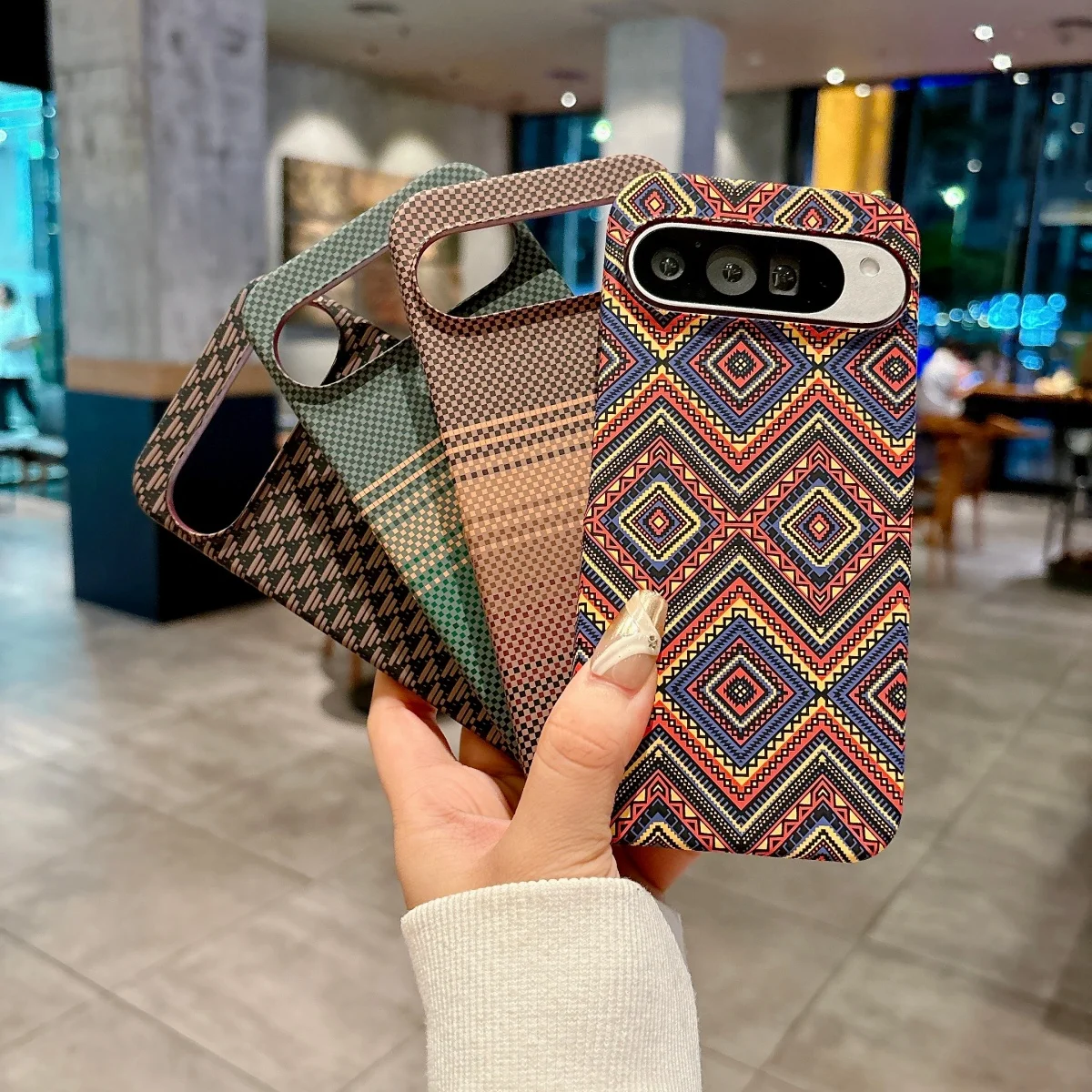 Carbon Fiber Kevlar Pattern Magnetic Phone Case - Slim Hard Plastic Cover