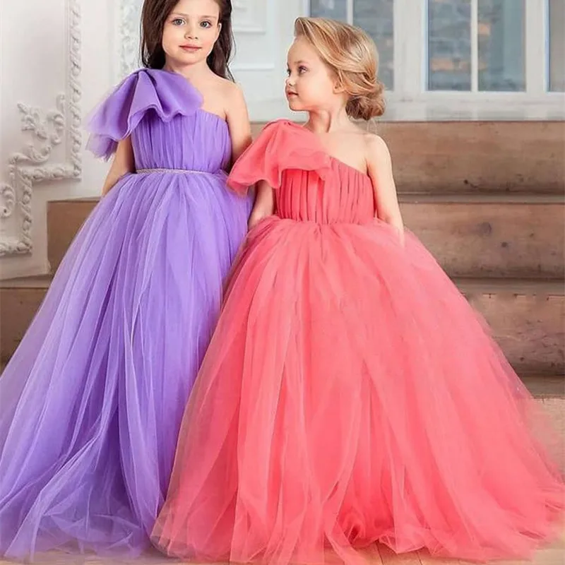 

Wholesale Tulle Puffy First Communion Gowns One Shoulder Princess Dress Bow Knot Children Birthday Gown Flower Girl Dresses