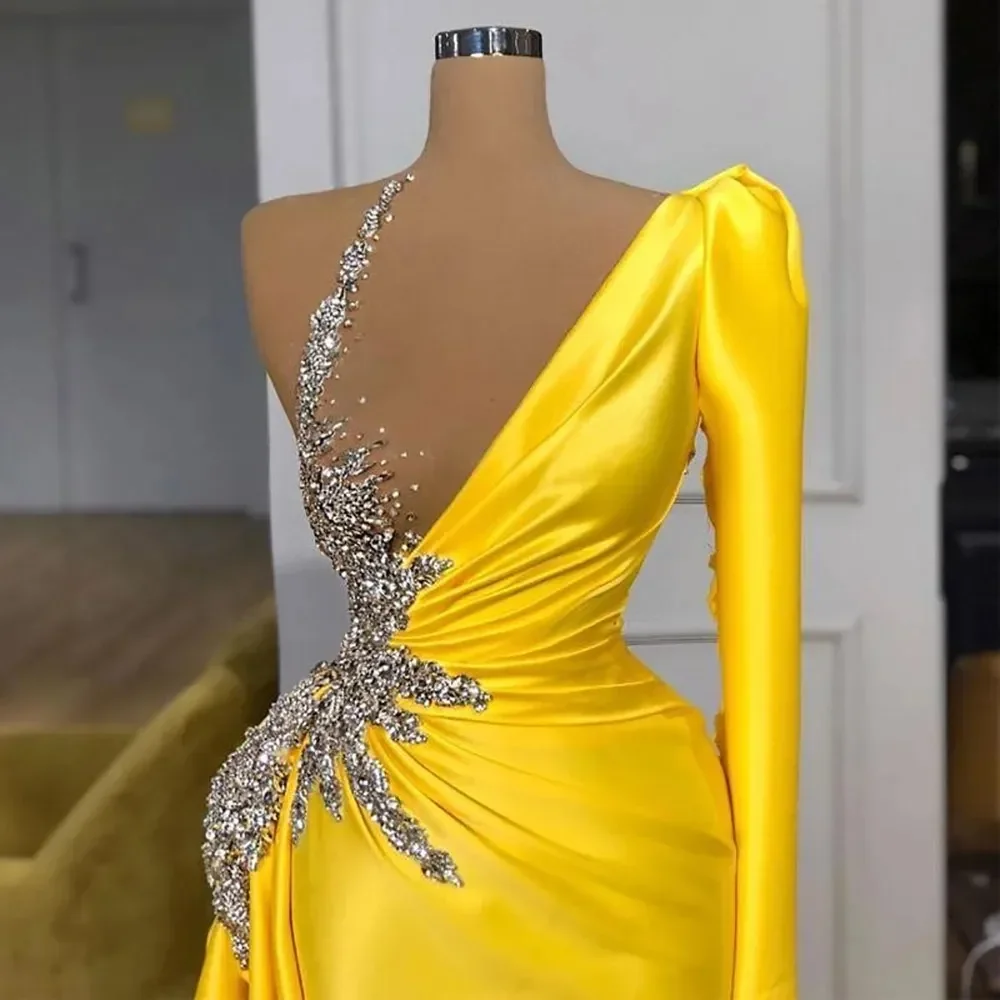 One Long Sleeve Prom Dresses Sexy Illusion Beading Chic Party Dress Long vestidos Zipper Back Evening Gowns women prom dresses