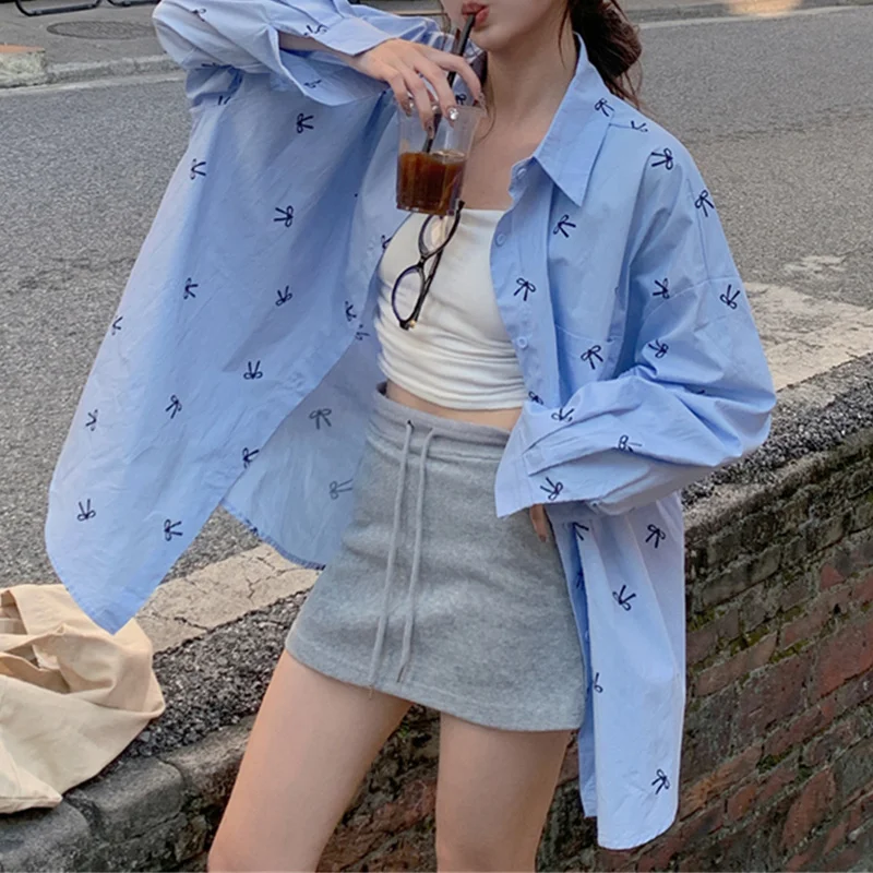 Camisa Y2K para mujer, blusa con estampado de lazo, cuello de solapa, botonadura sencilla, manga larga con bolsillo, ropa de calle de los años 2000