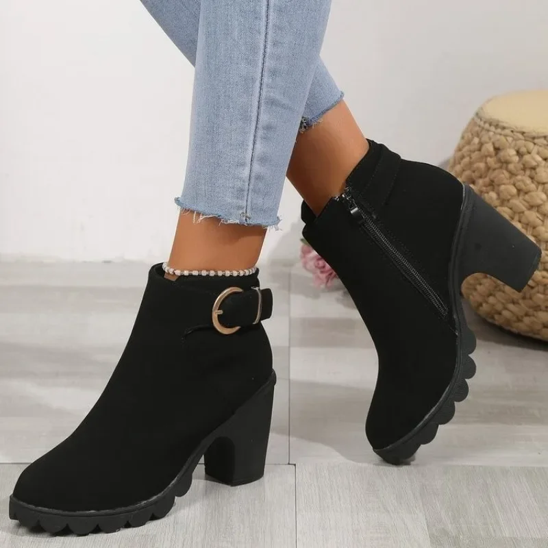 

Женская обувь, распродажа 2023, модные женские ботинки на молнии, зимние однотонные теплые ботинки из флока с острым носком, ботинки в римском стиле на среднем каблуке