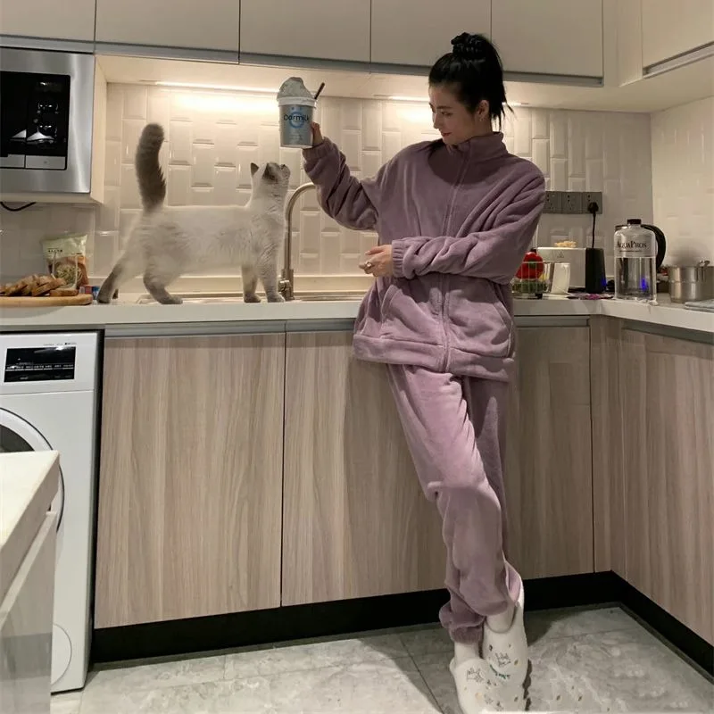 Рисунок 2 - Женская зимняя Пижама на молнии