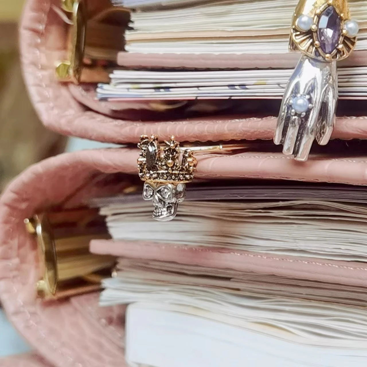 Vintage Baroque Skeleton Pearl Lady Hand Paper Clips Cute Bookmark Ins Style Book Decoration Notebook Planner Accessories