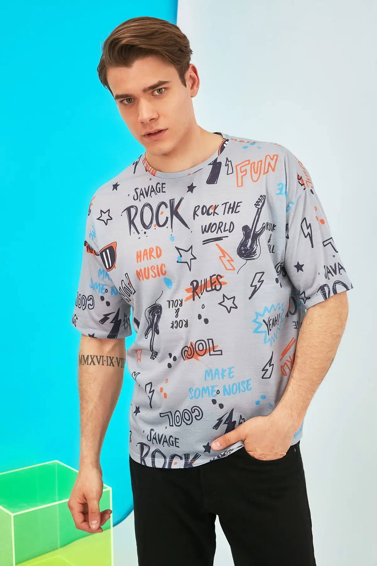 pull and bear barbie t shirt