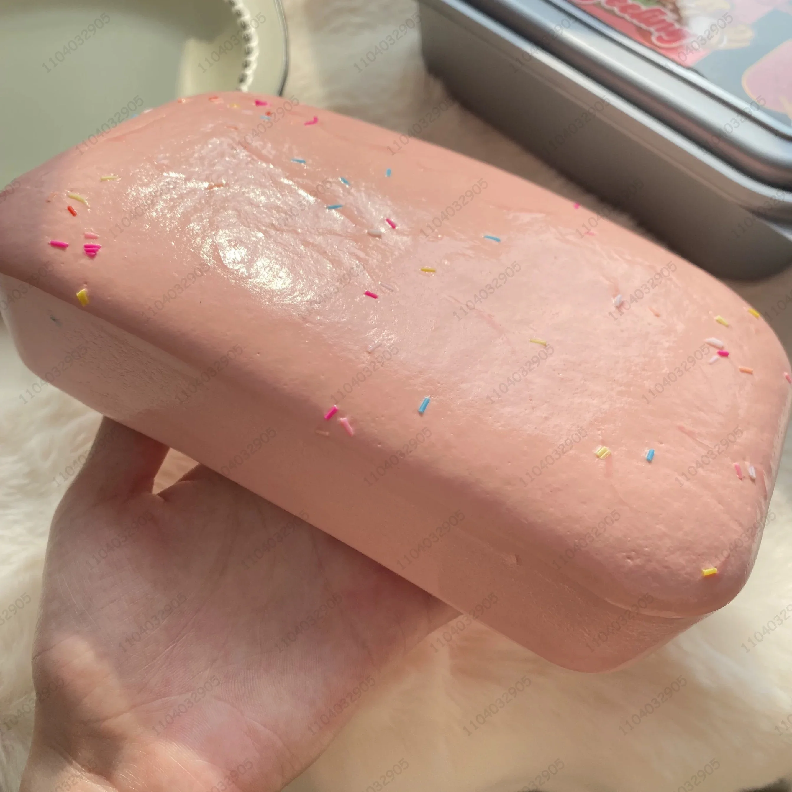 べたつかないケーキボックス付きのスクイーズおもちゃ,ゆっくりと上昇