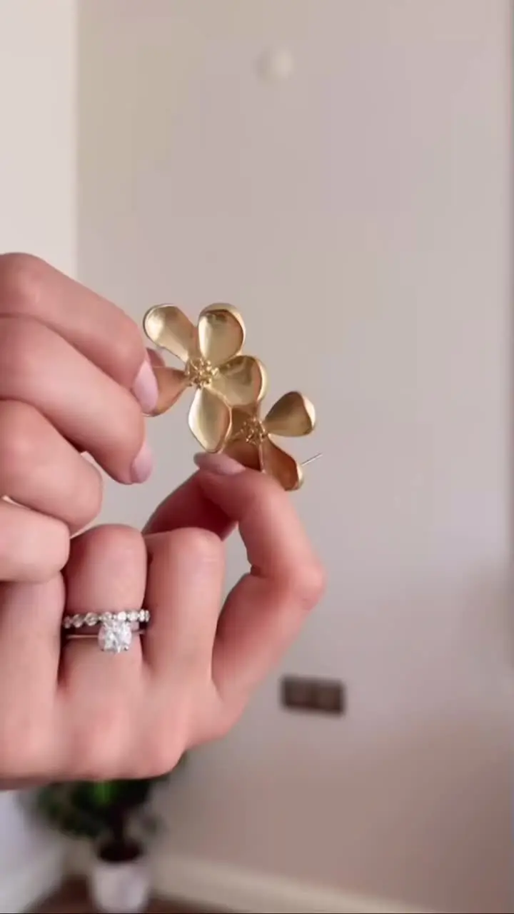 VJ.GOCHI белое платье из хлопка для женщин