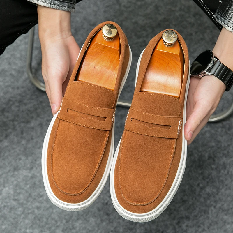 

2023 Brand New Casual Men Sneakers Outdoor Board Shoes Walking Shoes Men Loafers Comfortable British Style Slip on Casual Shoes
