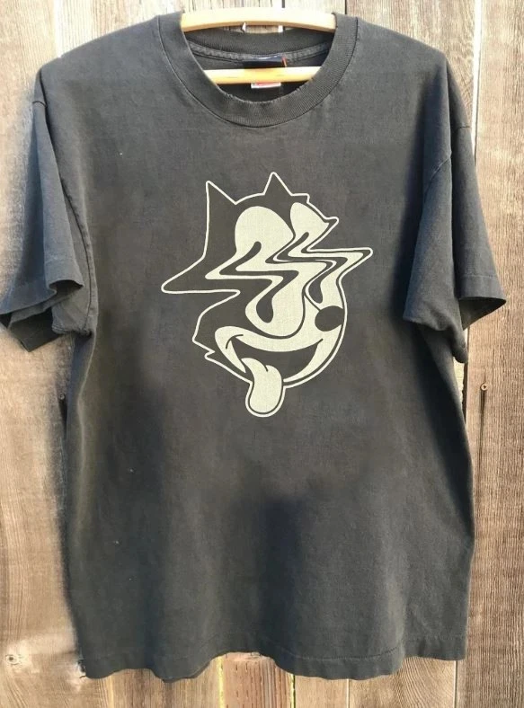 Kurzärmliges, anthrazitfarbenes Hemd im Vintage-Stil mit Felix The Cat-Cartoon-Motiv