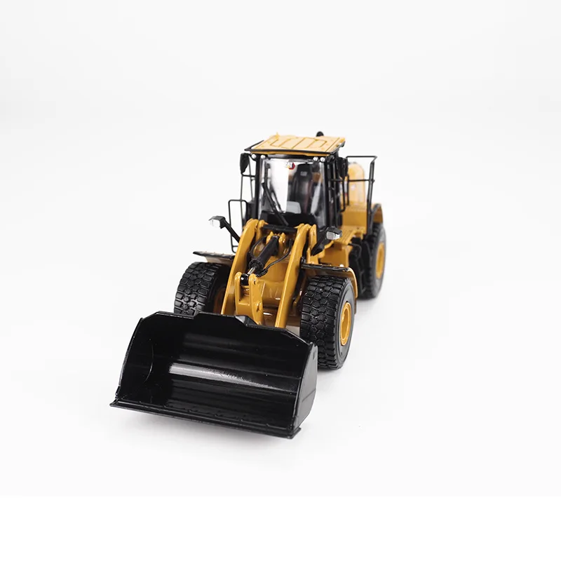 CAT 950M Wheel Loader 1:50 スケール 1:50 Cat® 950M Wheel Loader