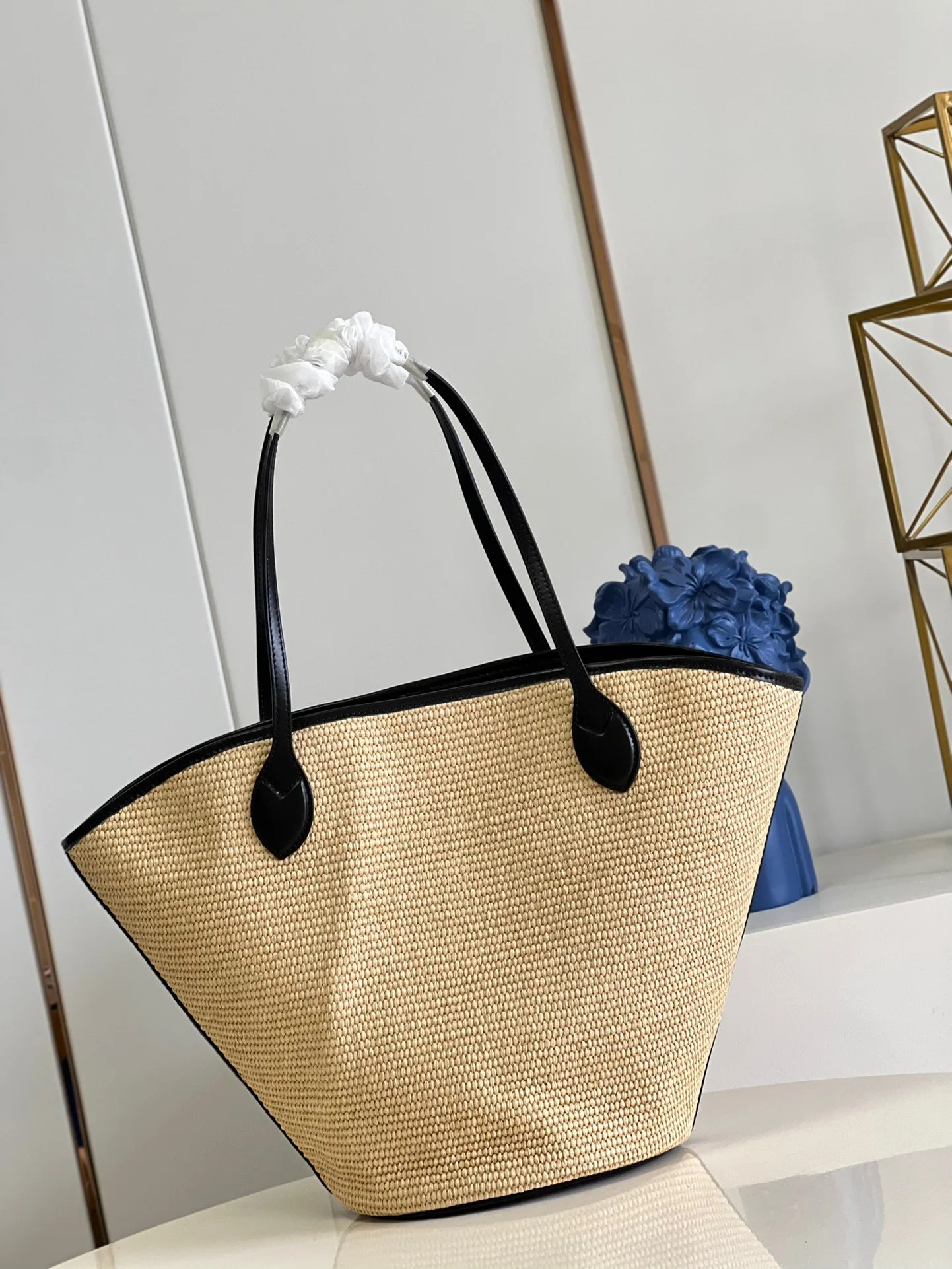 

2023 Spring/Summer New Women's Grass Woven Tote Bag Beach Bag Large Capacity One Shoulder Bun Mother Bag Caramel Black Cowhide
