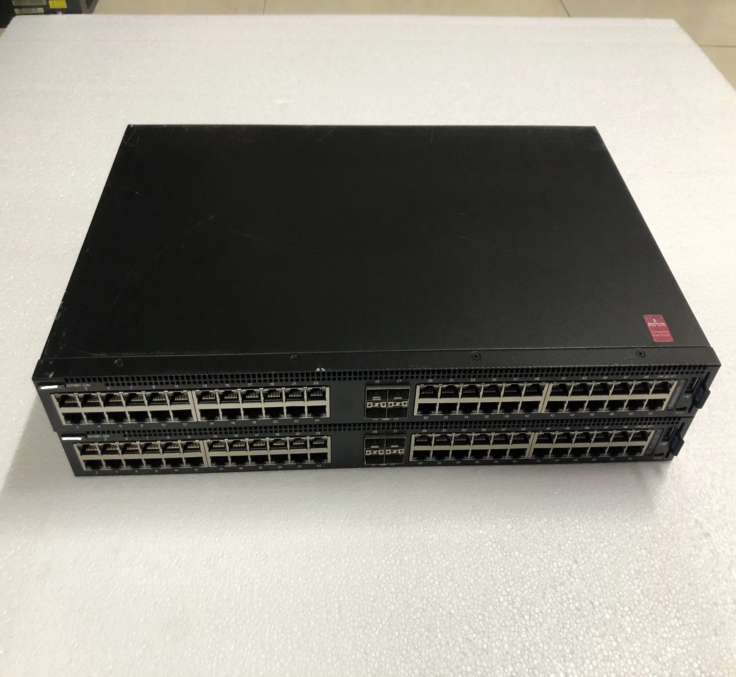 

N1148T-ON 48-Port Gigabit & 4x 10G SFP+ USB Managed L2 Network Switch