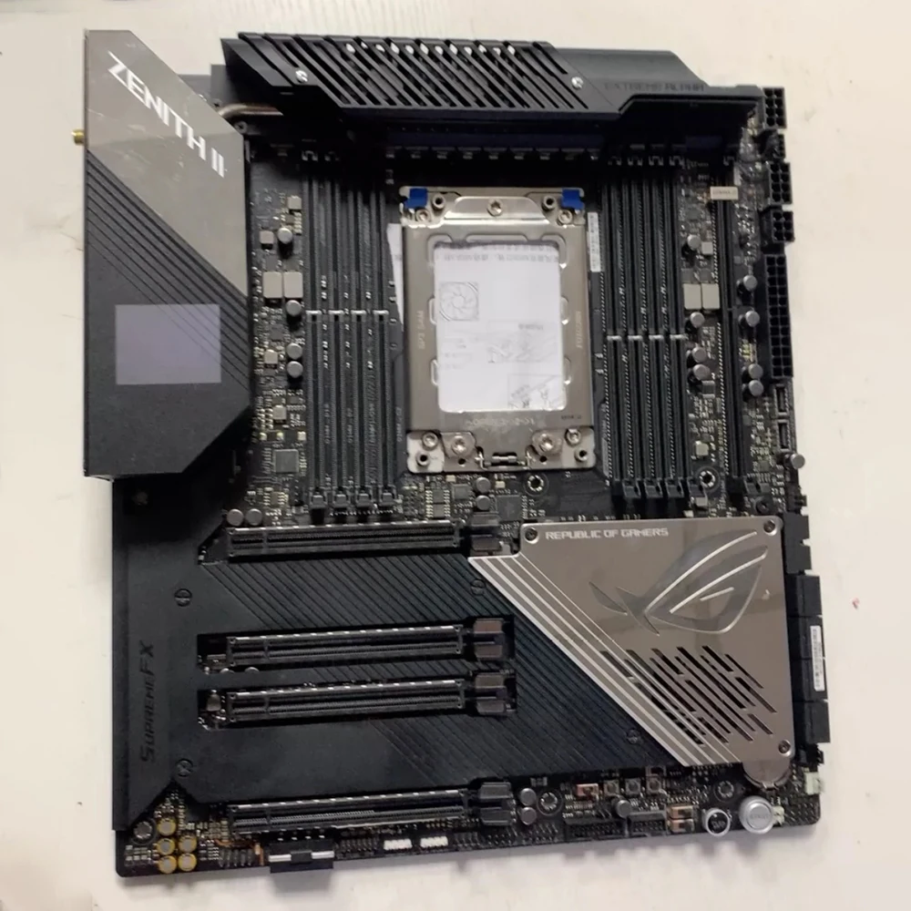 ROG Zenith II Extreme Alpha TRX40 Socket sTRX4 DDR4