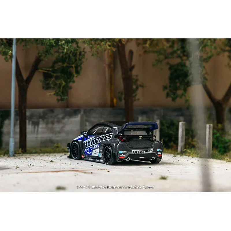 Miniature 1:43 IXO – Toyota Yaris GR Pandem – Toyo Tires 2022 – Noir/Blanc/Gris